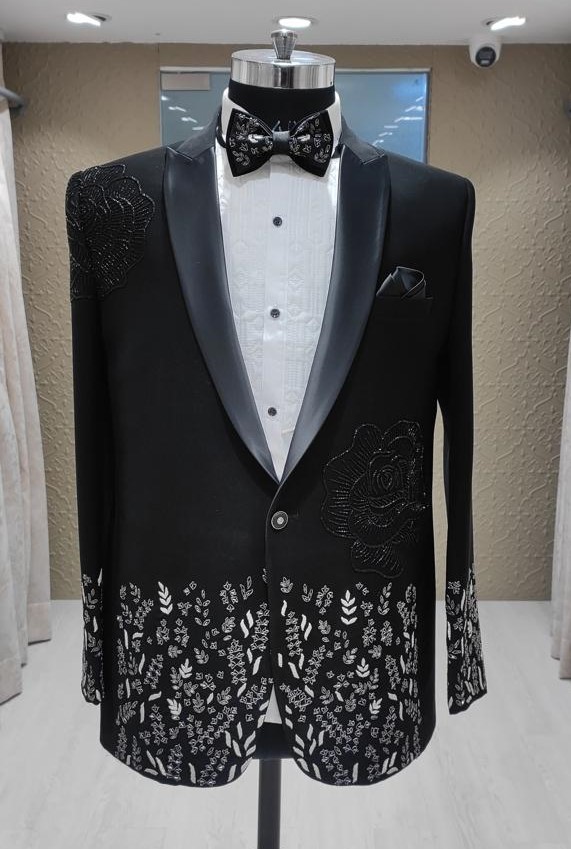 Floral Accent Tuxedo-https://i-media.vyaparify.com/vcards/products/38536/Product-25.1.jpeg Image