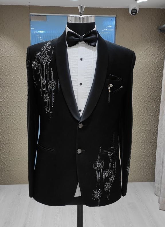 Versatile Black Hand-Painted Tuxedo Set-https://i-media.vyaparify.com/vcards/products/38545/Product-34.2.jpg Image