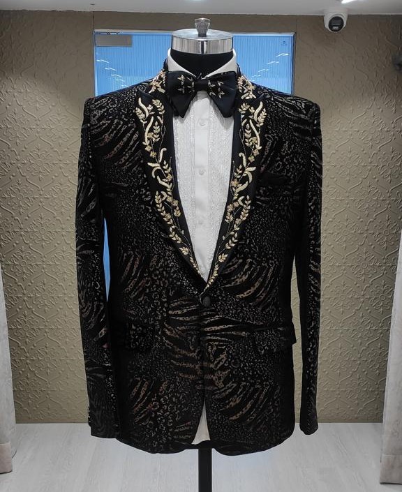 Confidently Stylish Leopard Print Tuxedo-https://i-media.vyaparify.com/vcards/products/38547/Product-36.1.jpeg Image