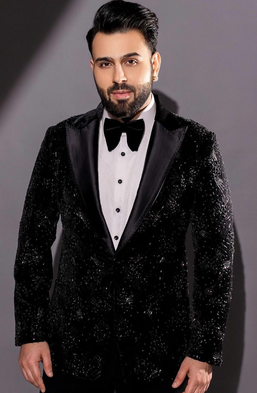 Stand Out in Style: Unique Black Tuxedo-https://i-media.vyaparify.com/vcards/products/38555/Product-48.2.jpeg Image