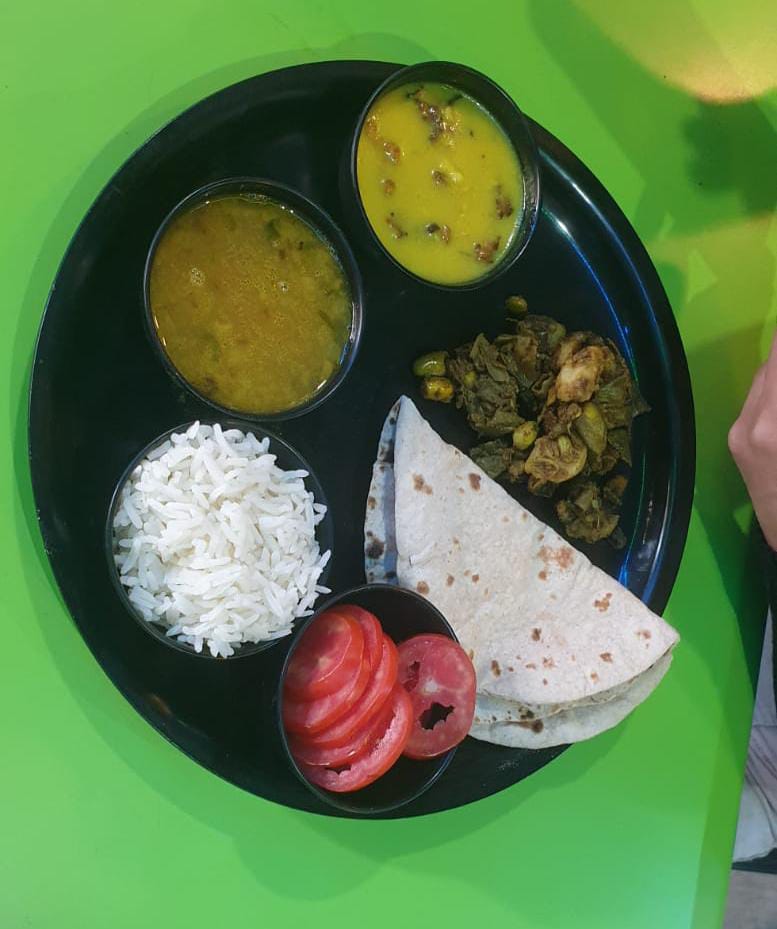 Tasty bite Regular veg Thali-https://i-media.vyaparify.com/vcards/products/3916/Tasty-bite-Veg-thali.jpg Image