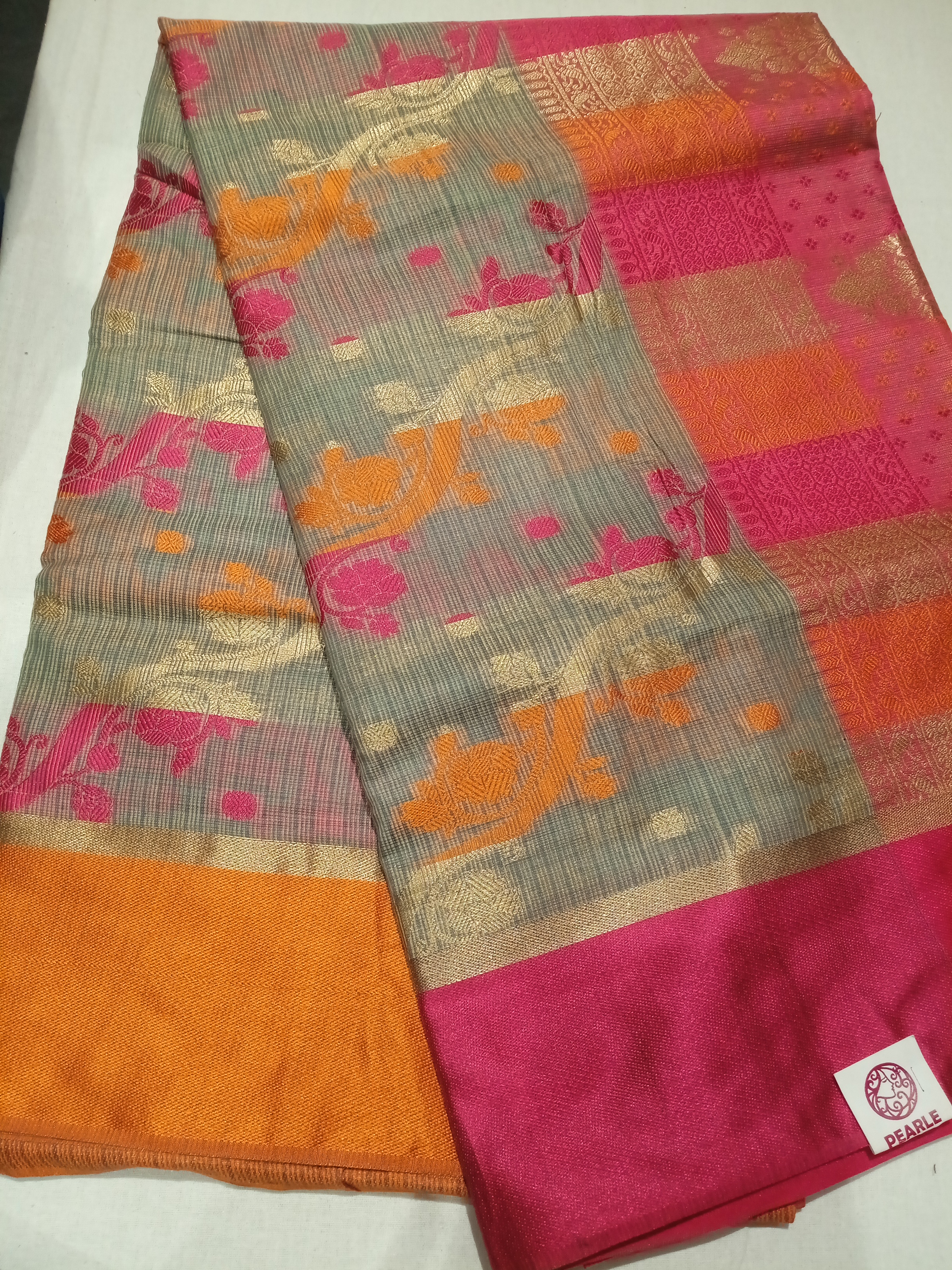 Cotton Saree-https://i-media.vyaparify.com/vcards/products/39353/17140293662054817970004493405299.jpg Image
