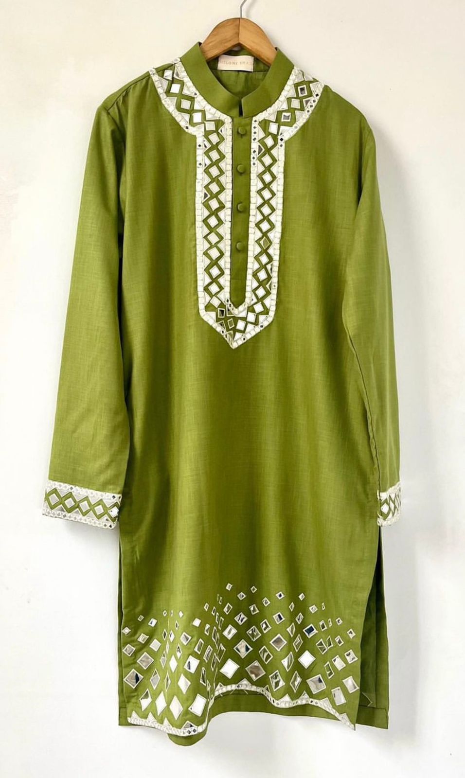 Mehndi Green Kurta Set-https://i-media.vyaparify.com/vcards/products/39847/WhatsApp-Image-2024-04-26-at-5.54.48-PM.jpeg Image