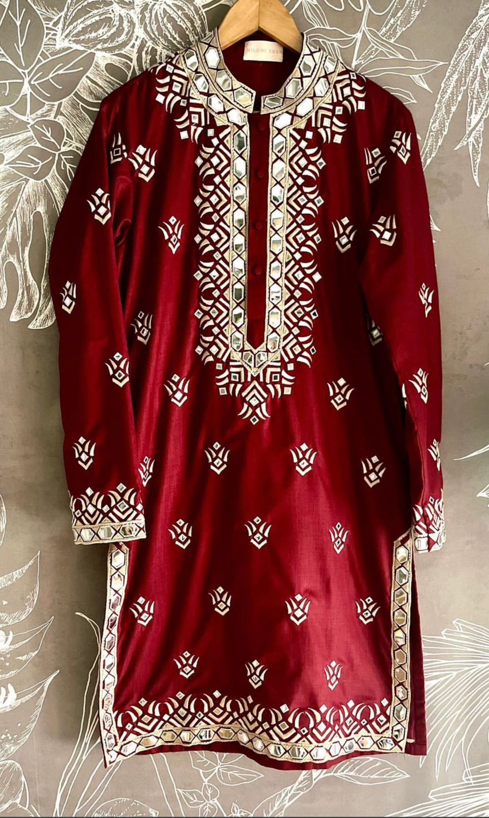 Maroon Kurta Set-https://i-media.vyaparify.com/vcards/products/39868/WhatsApp-Image-2024-04-26-at-6.01.29-PM.jpeg Image