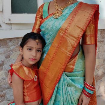 Mother &amp; Daughter Combo (Customized)-https://i-media.vyaparify.com/vcards/products/41193/product_1714898206.png Image