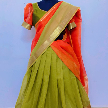 Ethnic Wear Lehanga-https://i-media.vyaparify.com/vcards/products/41196/product_1714898624.png Image