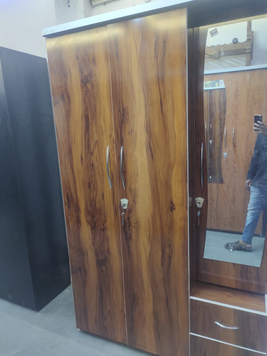 Double door Woden almira-https://i-media.vyaparify.com/vcards/products/4339/IMG-20230714-WA0038.jpg Image