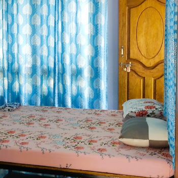 Room for 2 people-https://i-media.vyaparify.com/vcards/products/43585/product_1716210809.png Image