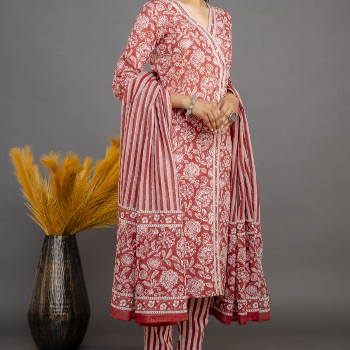 Red Kurti with dupatta and pant-https://i-media.vyaparify.com/vcards/products/44110/product_1716527538.png Image