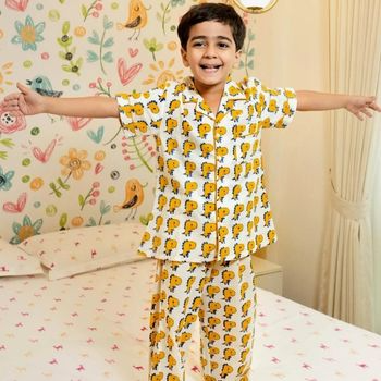 Dum Dino Night Suit Set-https://i-media.vyaparify.com/vcards/products/45517/product_1717238508.png Image