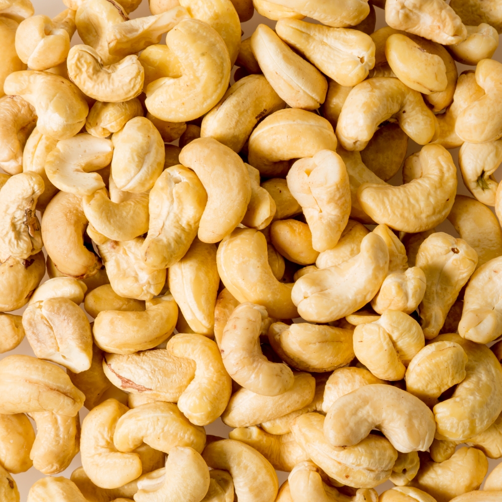 CASHEW NUTS-https://i-media.vyaparify.com/vcards/products/4663/Cashew-nuts.jpg Image