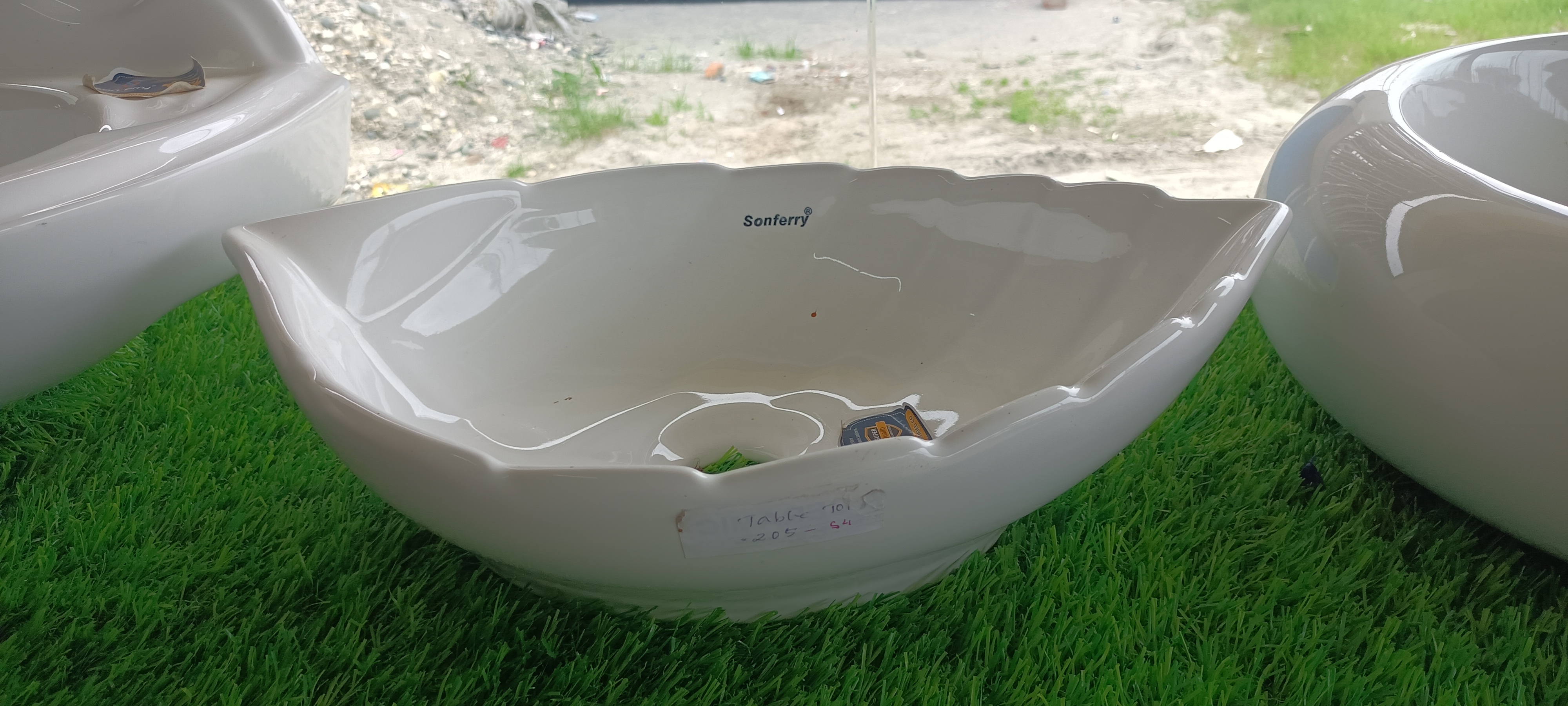 TABLE TOP LEAF WASH BASIN-https://i-media.vyaparify.com/vcards/products/47173/IMG20240611103940.jpg Image