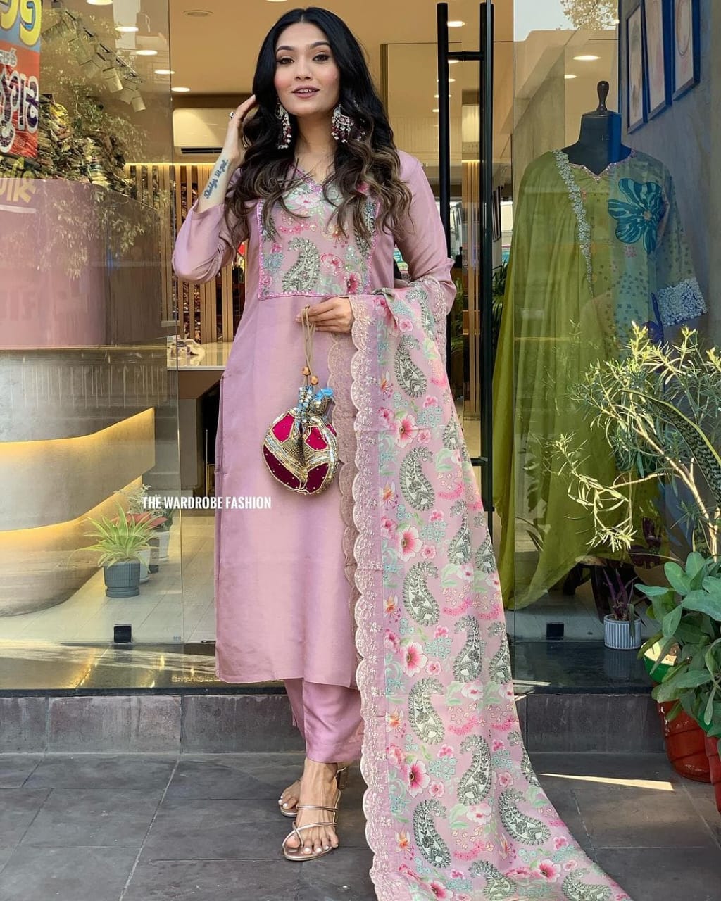 Heavy Suit Set-https://i-media.vyaparify.com/vcards/products/48145/ata_images_d2f42057-1801-4d15-a979-c75ce3d7fe95.jpg Image