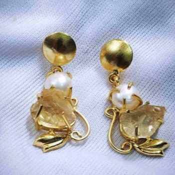Brass Earring with Transparent Stones &amp; Pearls-https://i-media.vyaparify.com/vcards/products/48196/product_1718683285.png Image