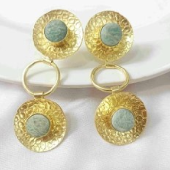 Brass earring with Monalisa stones-https://i-media.vyaparify.com/vcards/products/48367/product_1718728932.png Image