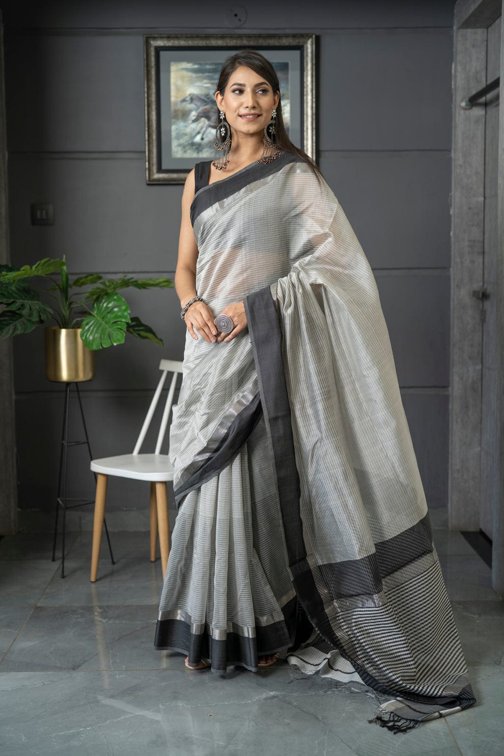 Urban Grace Grey Cotton Saree | Contrasting Black Border for Modern Elegance-https://i-media.vyaparify.com/vcards/products/48933/IMG-20240621-WA0071.jpg Image