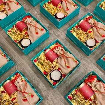 Diwali Corporate Gifts-https://i-media.vyaparify.com/vcards/products/48957/product_1718972960.png Image