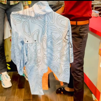 Shoulder T-shirts-https://i-media.vyaparify.com/vcards/products/49339/product_1719242885.png Image