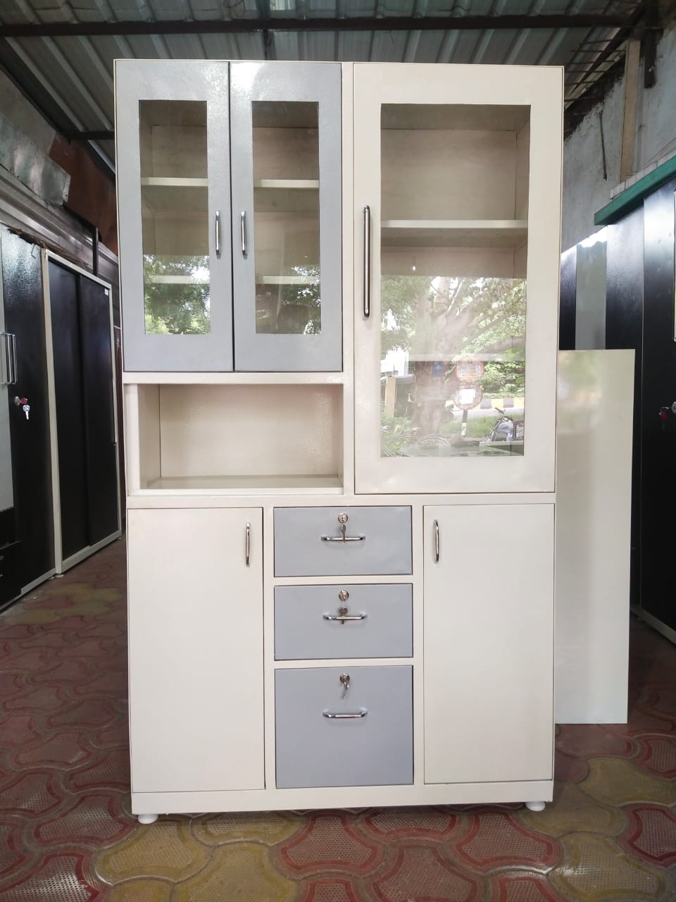 Crockery Unit-https://i-media.vyaparify.com/vcards/products/4945/208.jpg Image