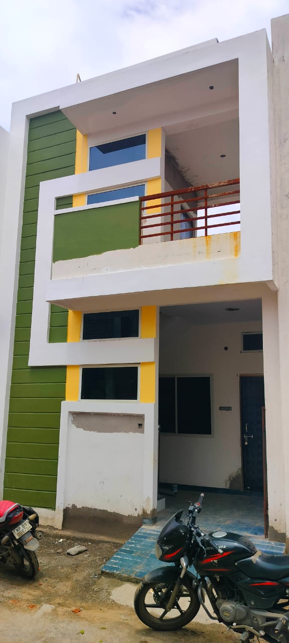 Row House-https://i-media.vyaparify.com/vcards/products/5329/SR-Goyal-4.jpg Image