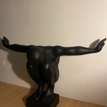 Diver Men Sculpture-https://i-media.vyaparify.com/vcards/products/54856/product_1721473346.png Image