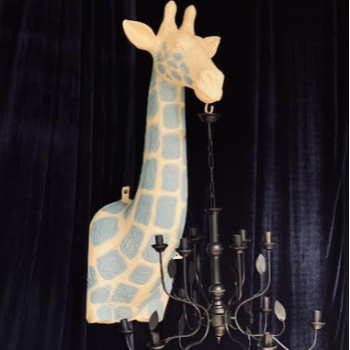 GIRAFFE WALL CHANDELIER-https://i-media.vyaparify.com/vcards/products/54892/product_1721476290.png Image