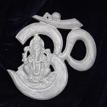 Om Ganesha-https://i-media.vyaparify.com/vcards/products/56707/product_1722333532.png Image
