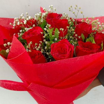 10 red roses bunch-https://i-media.vyaparify.com/vcards/products/59025/product_1723438290.png Image