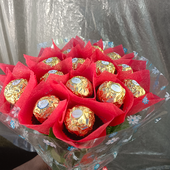 Ferrero Rocher chocolate bouquet-https://i-media.vyaparify.com/vcards/products/59468/product_1723658899.png Image