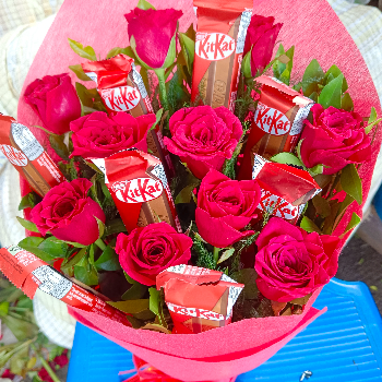 KitKat chocolate bouquet-https://i-media.vyaparify.com/vcards/products/59484/product_1723711867.png Image