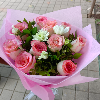 10 pink roses bouquet-https://i-media.vyaparify.com/vcards/products/59485/product_1723712079.png Image