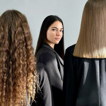 Senior Stylist Female Haircut-https://i-media.vyaparify.com/vcards/products/59787/product_1723910417.png Image