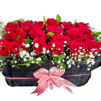 30 red roses in a box-https://i-media.vyaparify.com/vcards/products/59925/product_1724135296.png Image