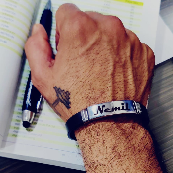 Personalized Bracelet For Men and Women-https://i-media.vyaparify.com/vcards/products/61446/product_1724987337.png Image