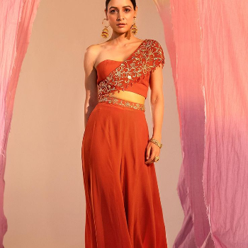 Stylish Blouse with Pant | Trendy Threads | MG Road, Ganesh Peth Laxmi Road Dulya Maruti Chowk Pune 411002