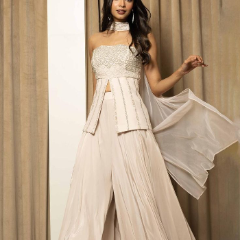 Safed Sophistication | Trendy Threads | MG Road, Ganesh Peth Laxmi Road Dulya Maruti Chowk Pune 411002