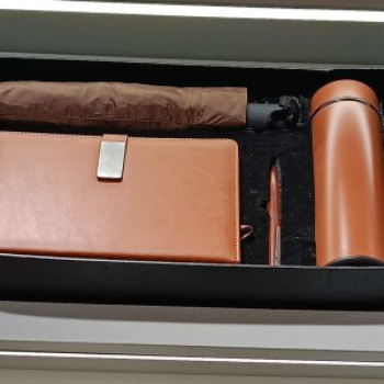 Corporate gift set 13-https://i-media.vyaparify.com/vcards/products/62548/product_1725532495.png Image