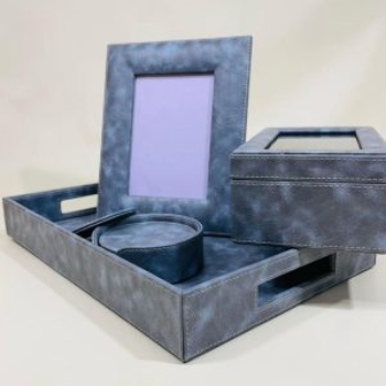 Leather tray gift set 02-https://i-media.vyaparify.com/vcards/products/62570/product_1725533332.png Image