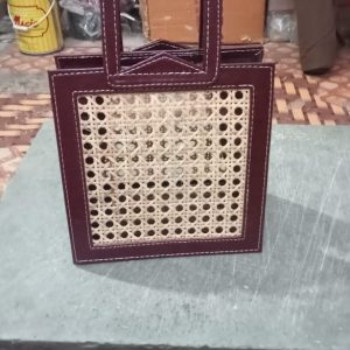 Leather basket 02-https://i-media.vyaparify.com/vcards/products/62575/product_1725533546.png Image