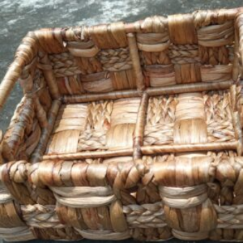 Kauna Grass Basket 2-https://i-media.vyaparify.com/vcards/products/62615/product_1725535543.png Image