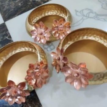 Urli 25-https://i-media.vyaparify.com/vcards/products/62618/product_1725535680.png Image