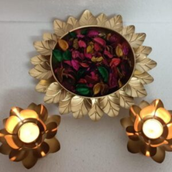 Lotus Diya & Urli Combo-https://i-media.vyaparify.com/vcards/products/62650/product_1725537339.png Image
