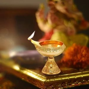 Brass diya 2-https://i-media.vyaparify.com/vcards/products/62651/product_1725537391.png Image
