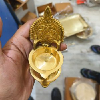 Brass diya 3-https://i-media.vyaparify.com/vcards/products/62652/product_1725537421.png Image