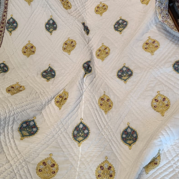 Jaipuri Hand Block Quilt – Cotton Filled-https://i-media.vyaparify.com/vcards/products/67088/product_1727324042.png Image