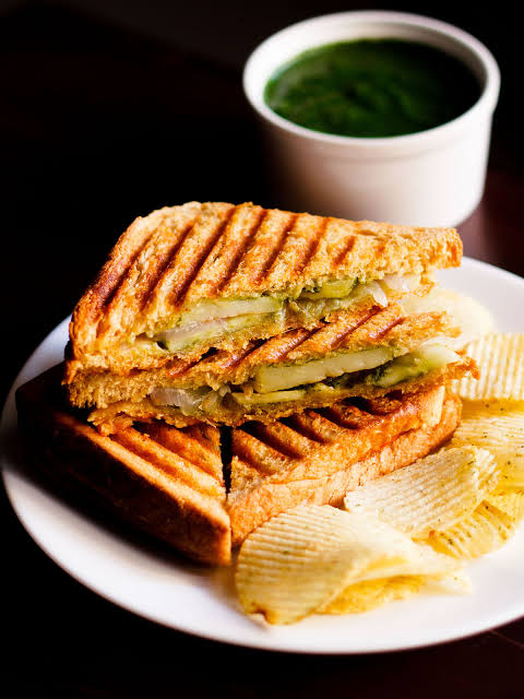 Masala Sandwich Delicious Cafe & Restro Opposite Ganesh Mandir, Betab Gents Parlour, Freeganj, Mari Mata Square 452015