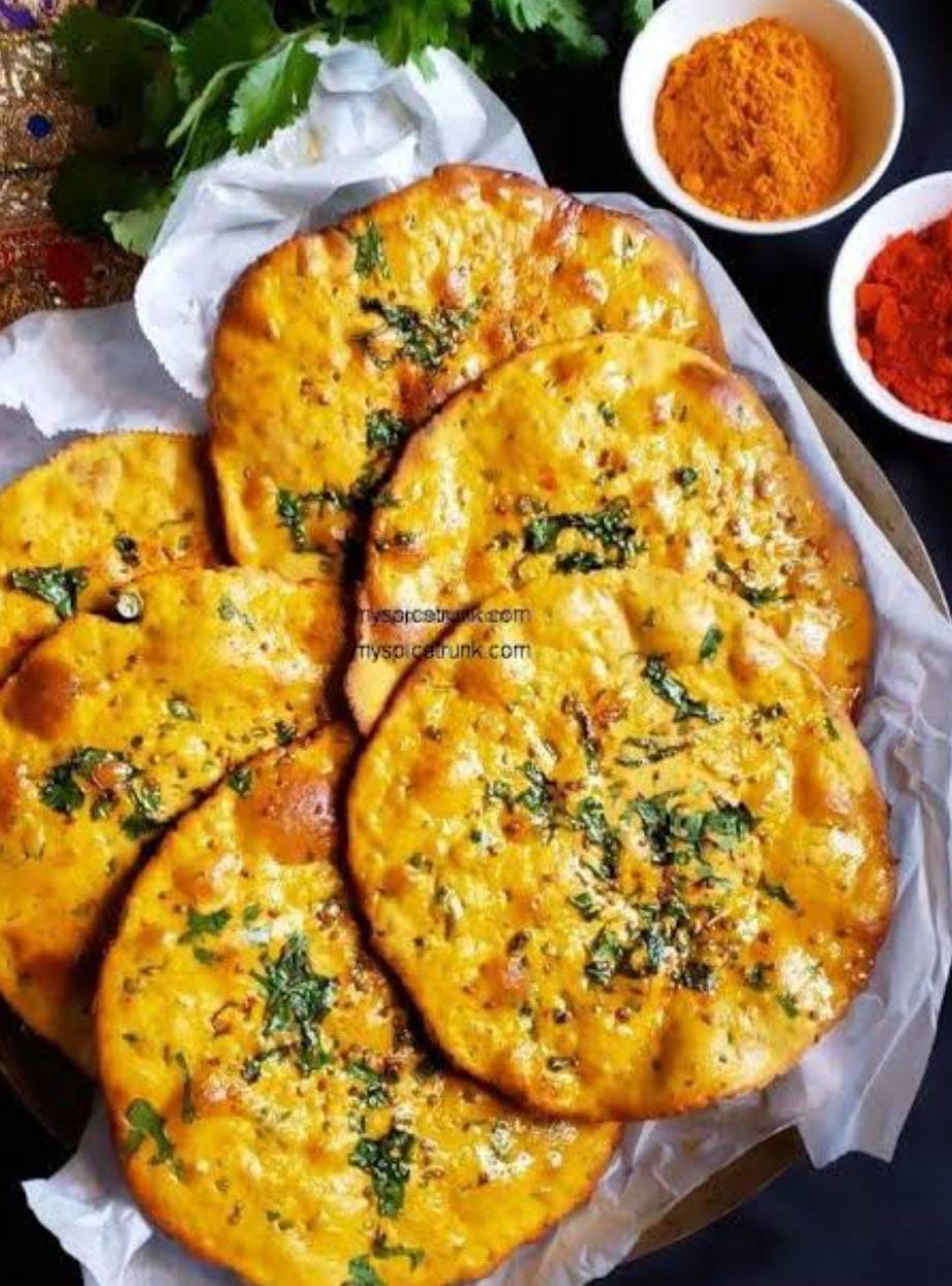 Missi Roti MEGDHOOT DHABA KM 101, Mumbai - Agra Rd, Dewas Naka, Lasudia Mori,