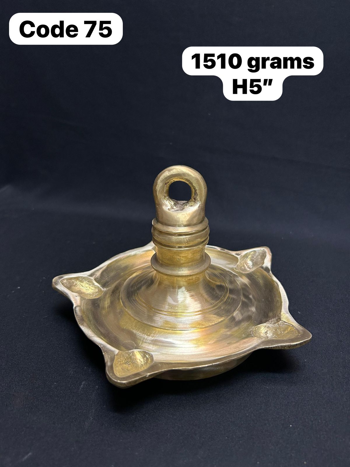 Panchaloha handcrafted lamp-https://i-media.vyaparify.com/vcards/products/69373/f6ff91be-c428-4969-991c-0a774f47f92f.jpg Image