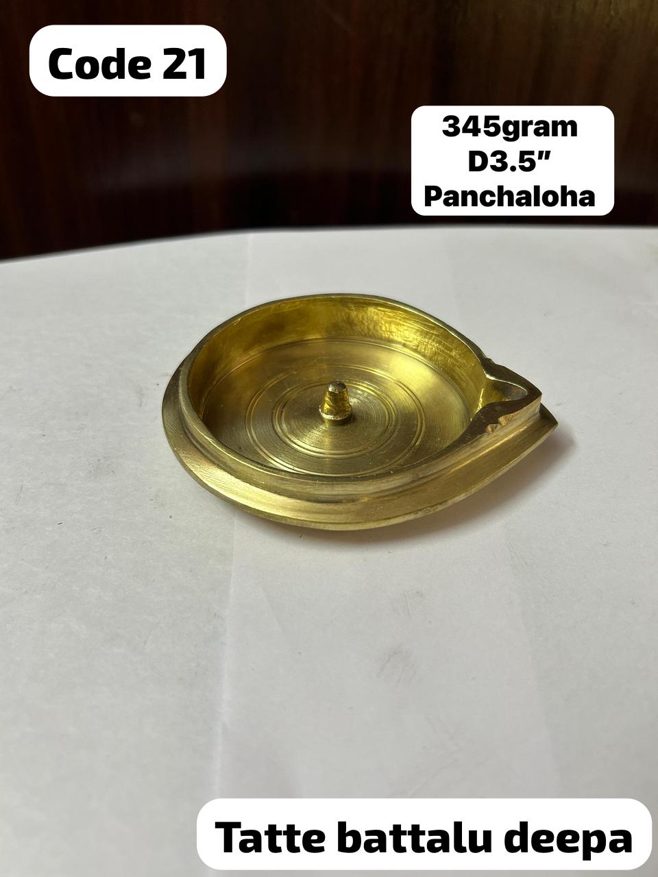 Panchaloha handcrafted tatte battalu deepa/ plate lamps-https://i-media.vyaparify.com/vcards/products/69381/e7b9261d-5a25-488f-994a-6464541c18fa.jpg Image