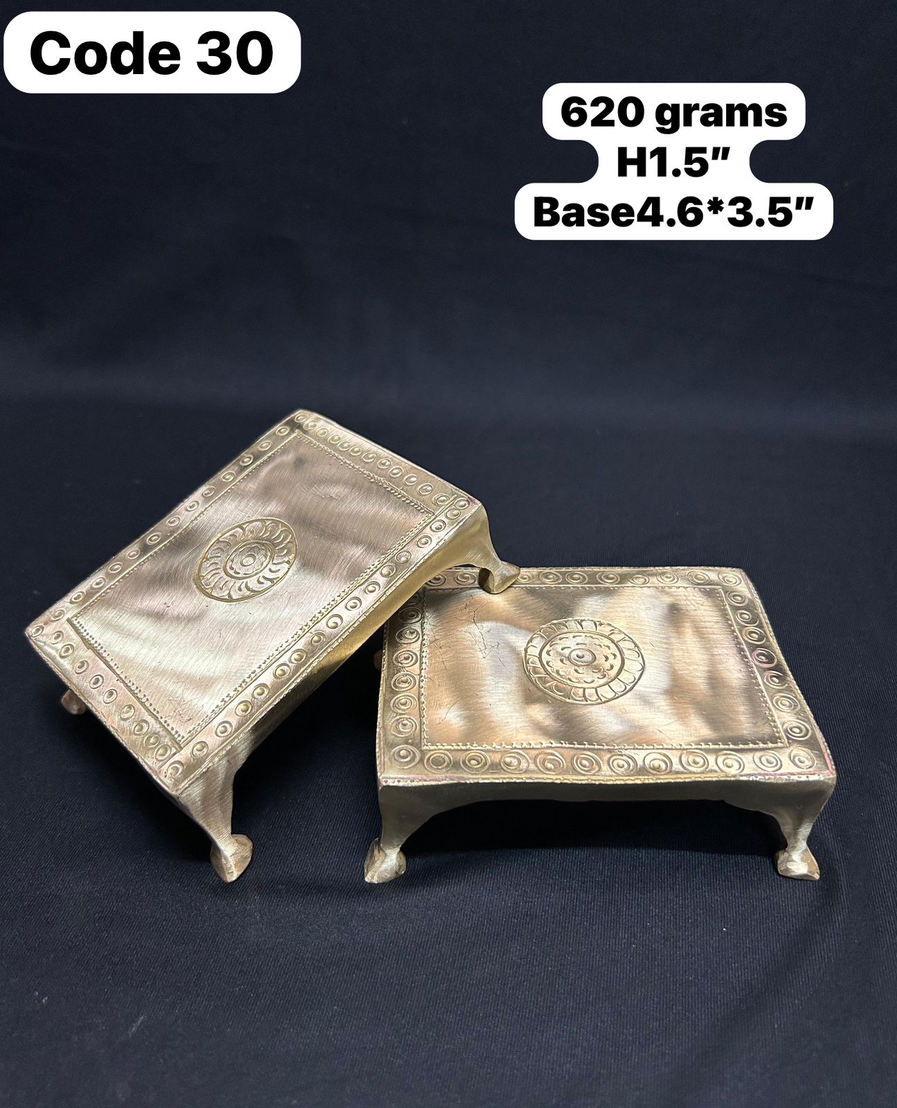 panchaloha handcrafted peeta-https://i-media.vyaparify.com/vcards/products/69390/04203d0d-26be-4292-9a0e-667248d053cd.jpg Image